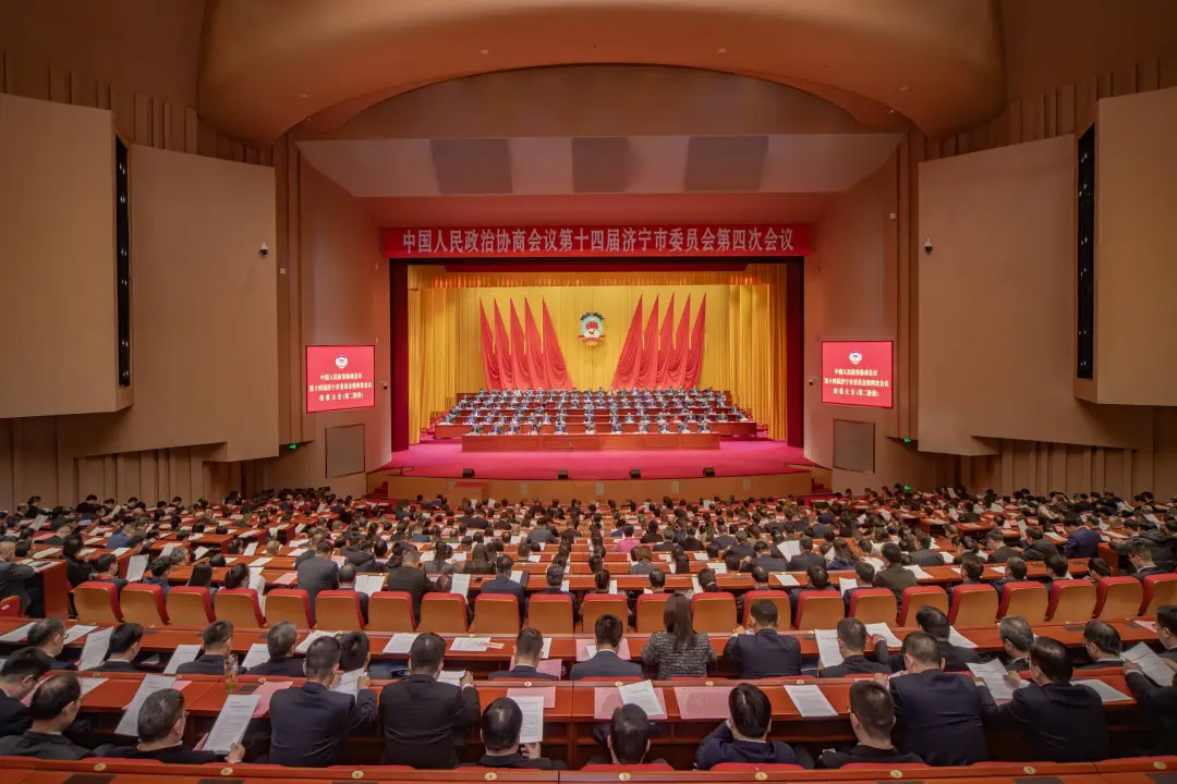 恪盡委員職責(zé) 為綠色低碳高質(zhì)量發(fā)展貢獻(xiàn)力量 ——欣格瑞公司董事長田民格參加出席濟(jì)寧市政協(xié)十四屆四次會(huì)議并參加新聞發(fā)布會(huì)